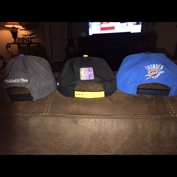 3 official NBA Hats - Picture 2 of 2